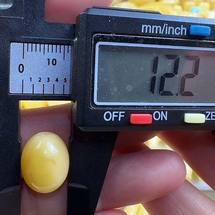 蜜蜡未镶嵌裸石25杂