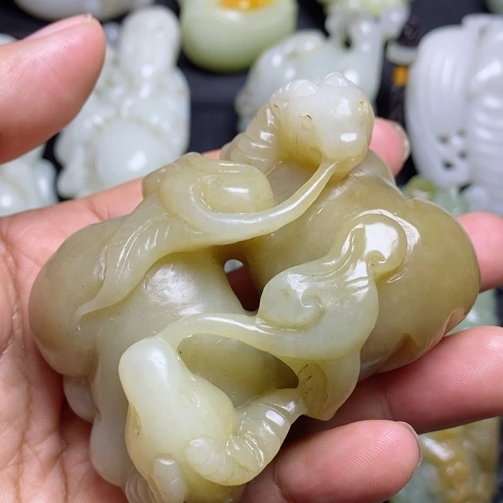 和田玉颈饰未镶嵌