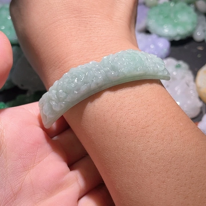 颈饰未镶嵌翡翠天