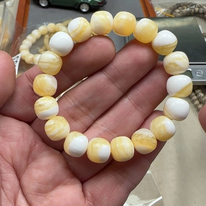 白玉菩提吊坠黄色2571