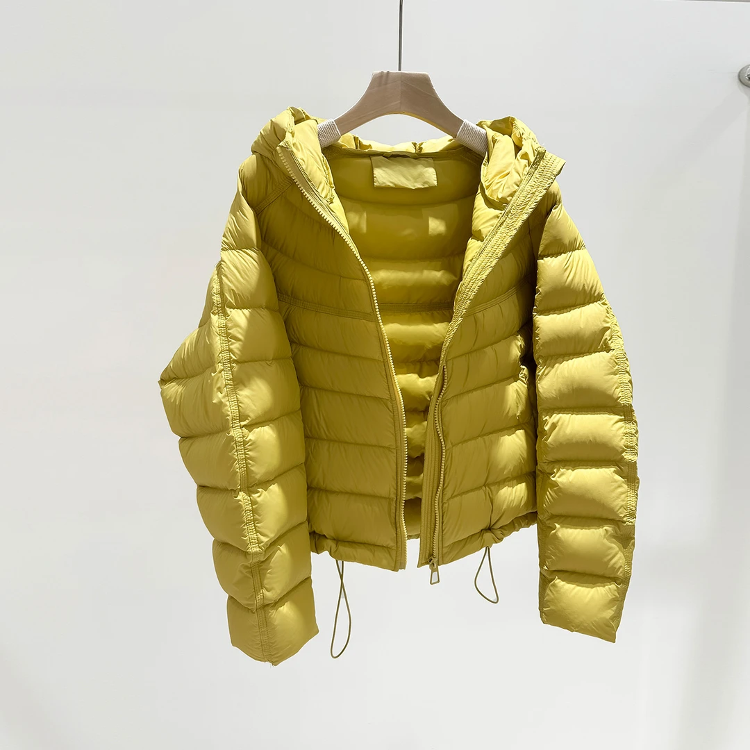 90白鸭绒连帽排骨服轻薄款羽绒服女短款冬季外套2025年新款面包服