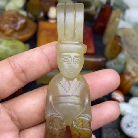 蛇纹石玉未镶嵌颈饰3