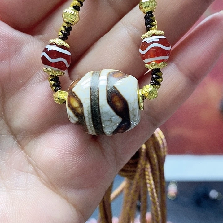 玛瑙/玉髓合金颈饰