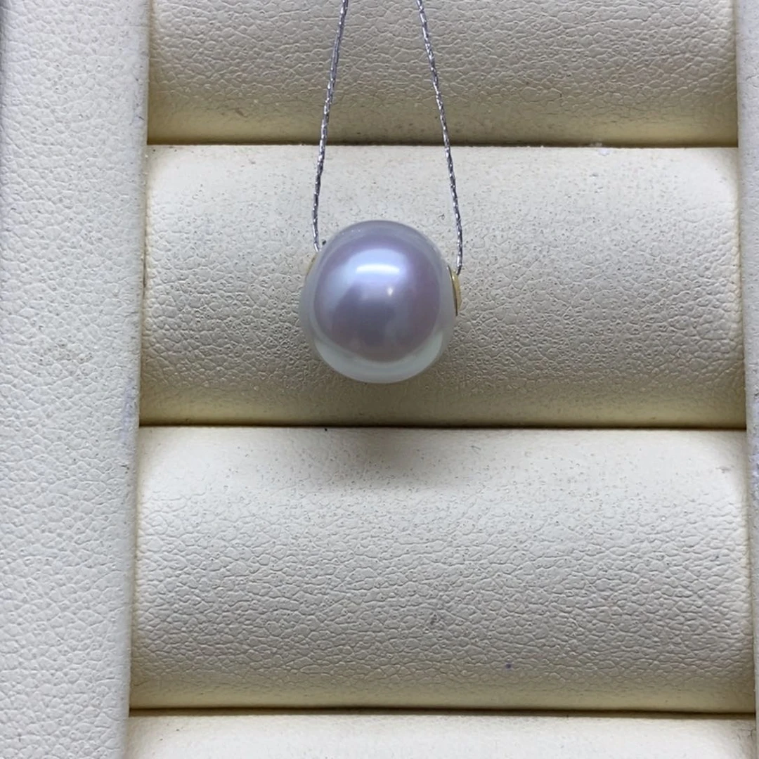 颈饰18K金镶嵌海水珍珠澳白路路通10-11m m