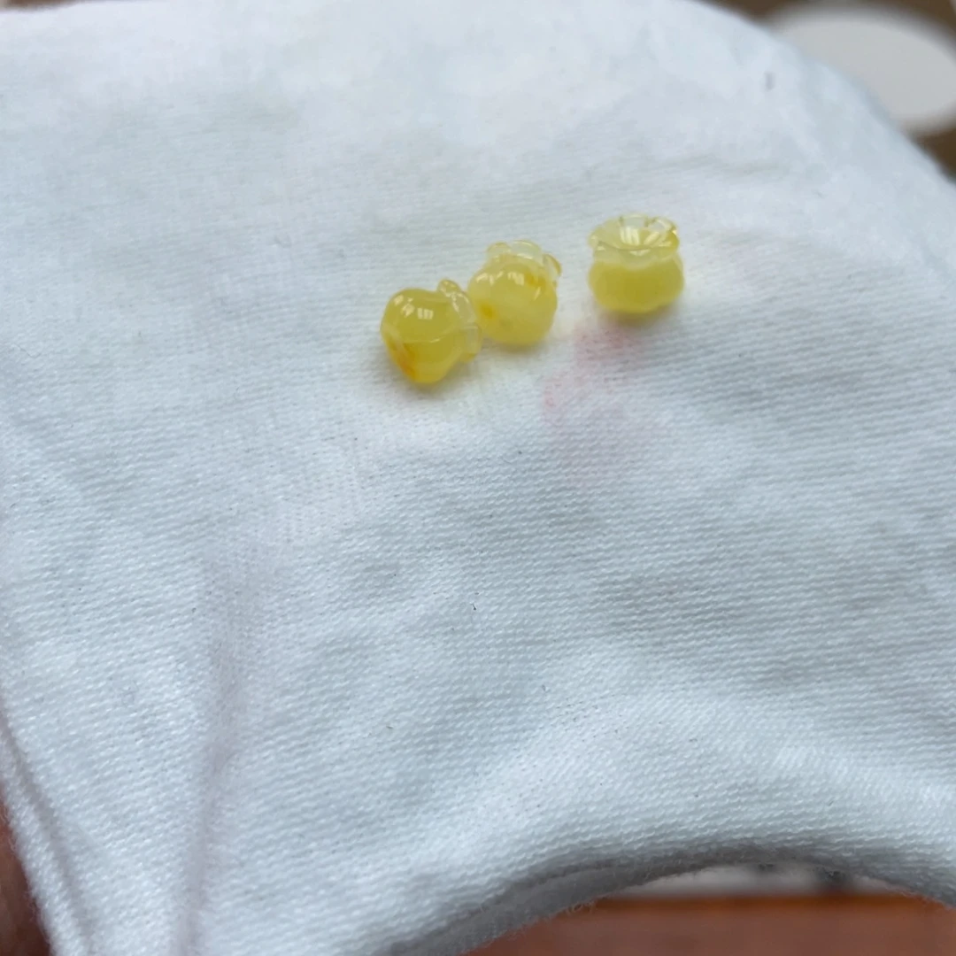 未镶嵌蜜蜡珠宝奇石