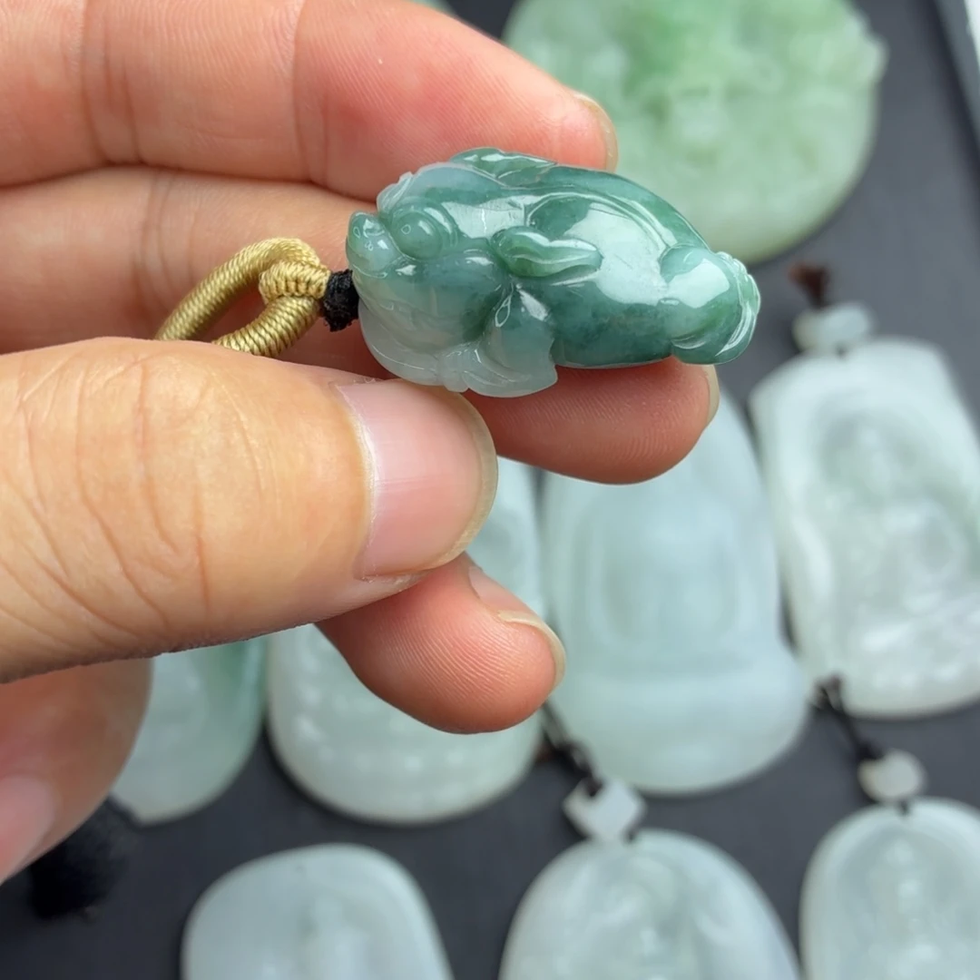 定制翡翠未镶嵌三脚金蟾