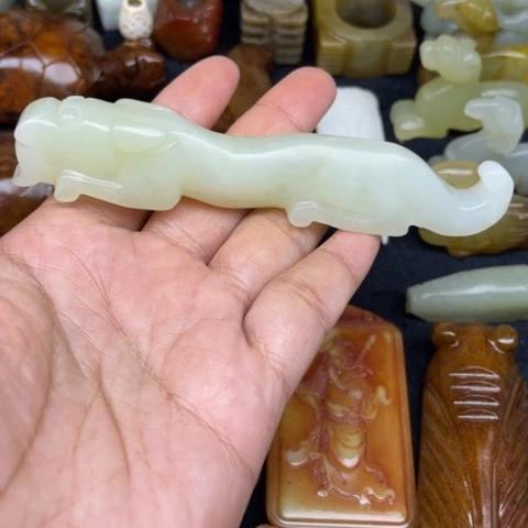 未镶嵌蛇纹石玉颈饰37