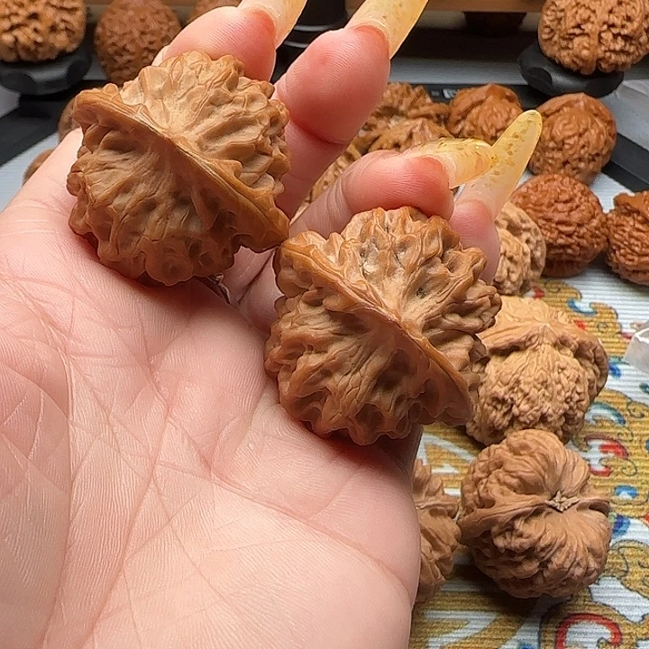 文玩核桃把件秦闷狮子头