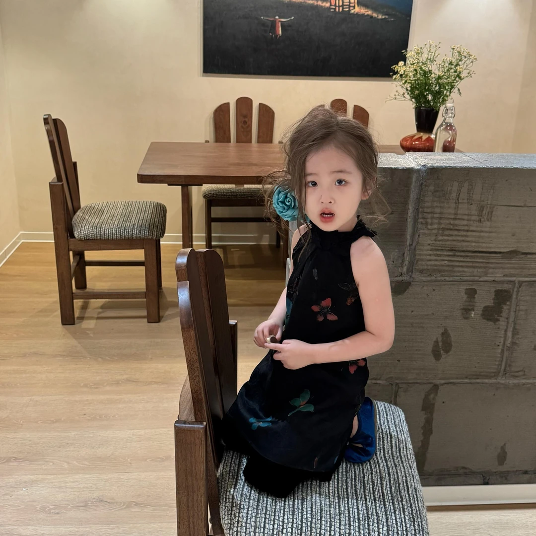 小思家女童2025秋季新款韩版洋气碎花挂脖旗袍裙纯色阔腿裤套装