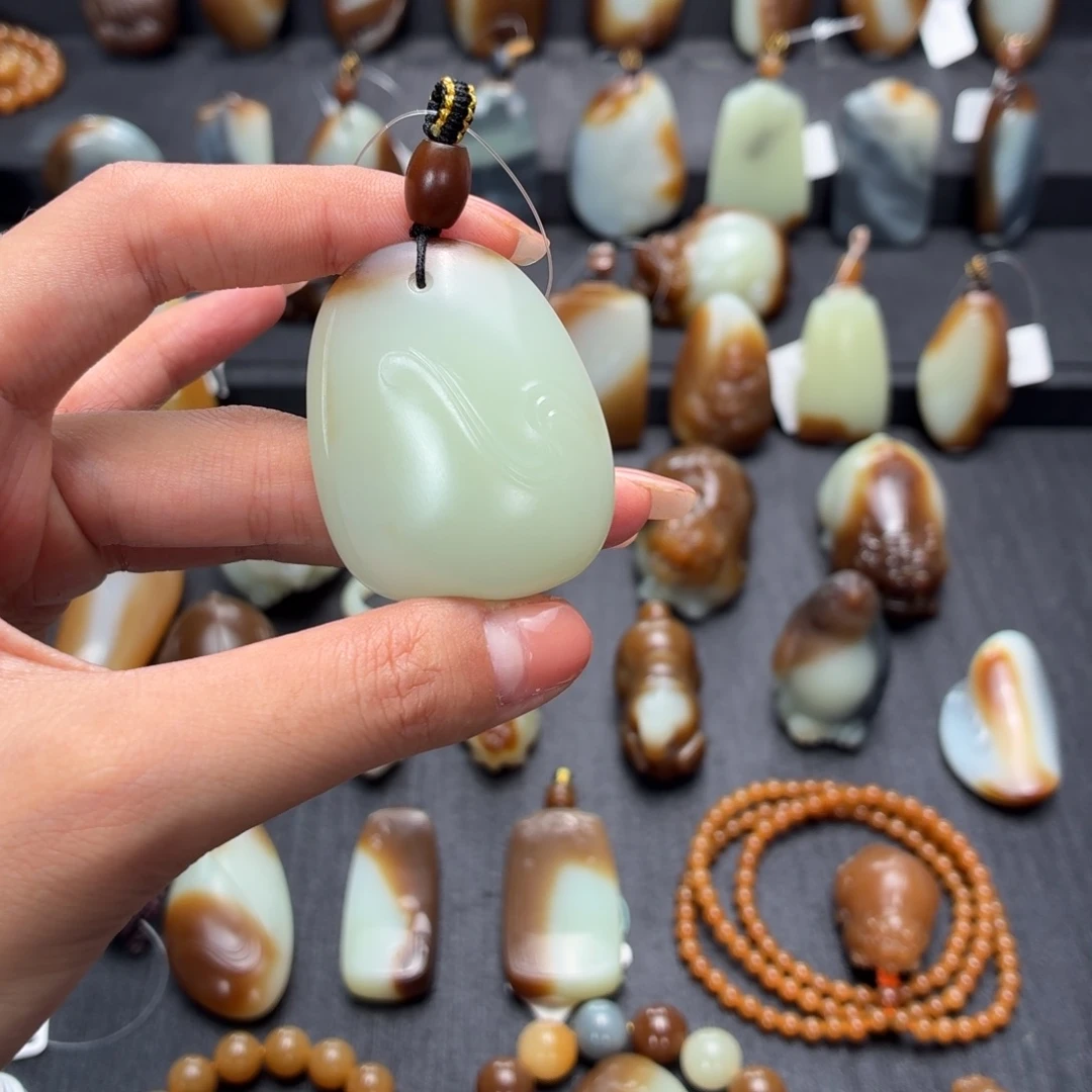 和田玉未镶嵌颈饰