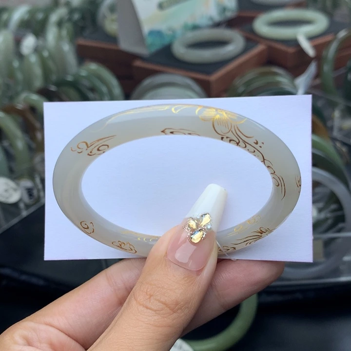 未镶嵌手镯和田玉54