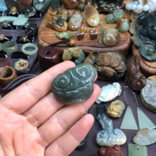 岫岩河磨玉（透闪石质玉）未镶嵌挂件