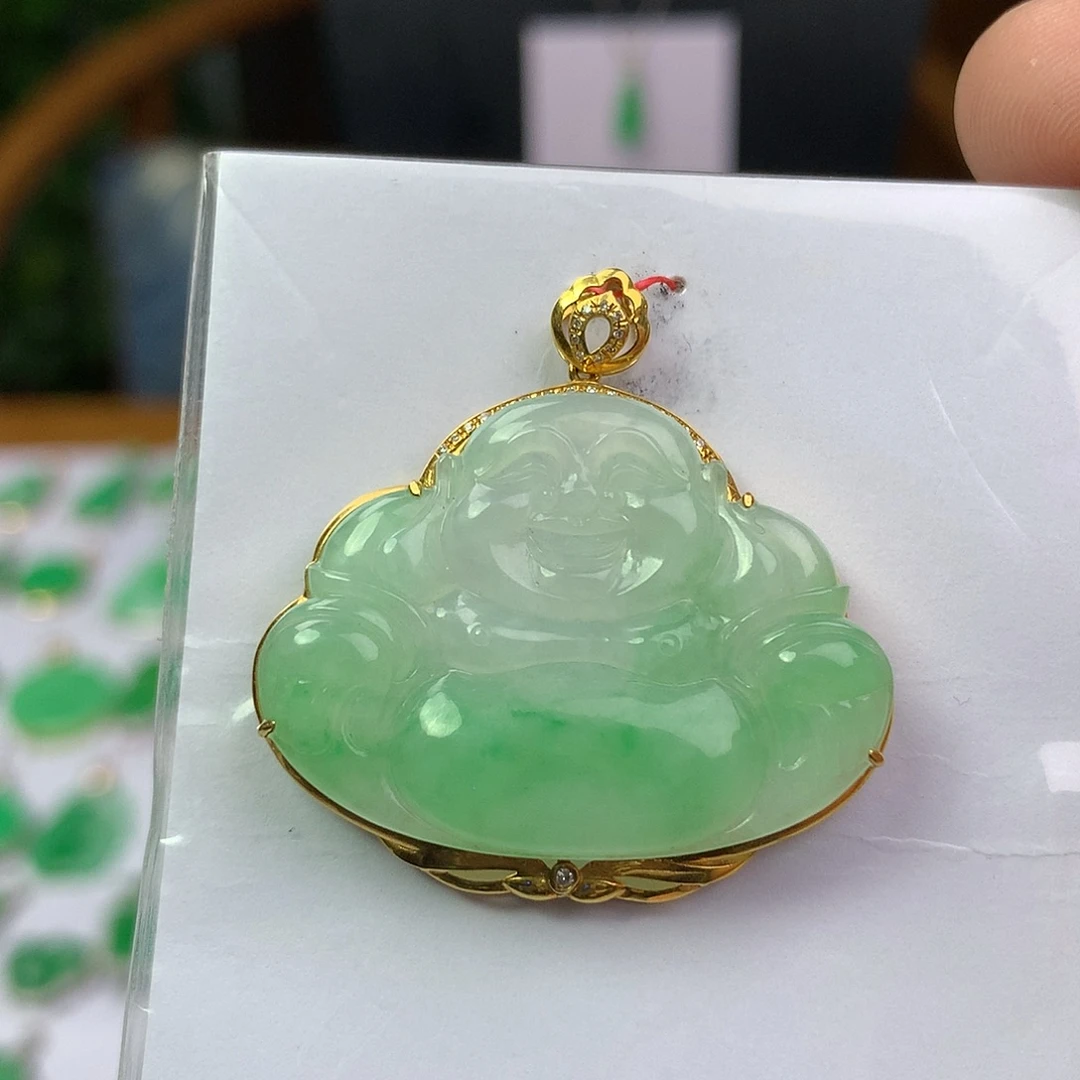 翡翠18K金镶嵌颈饰