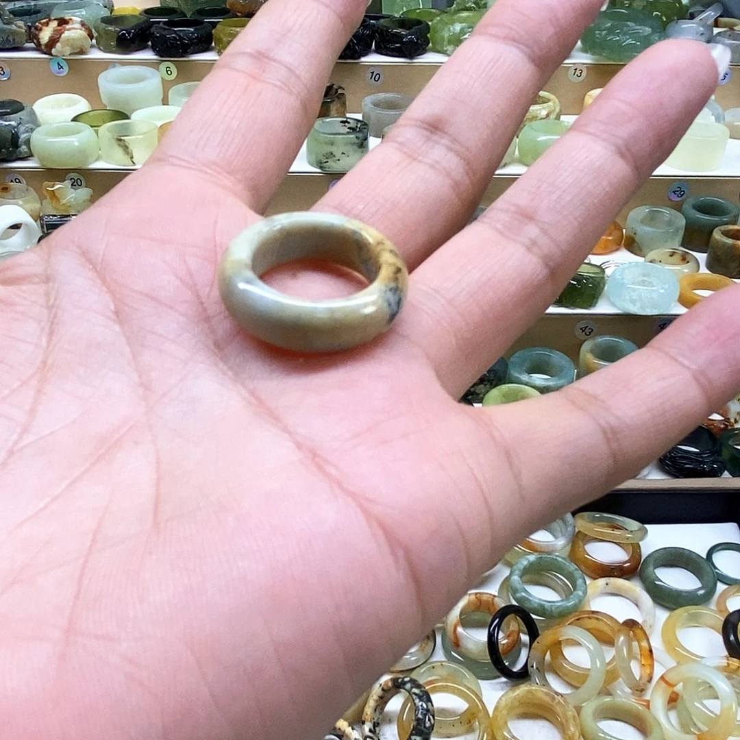 岫玉未镶嵌天然玉石我***?