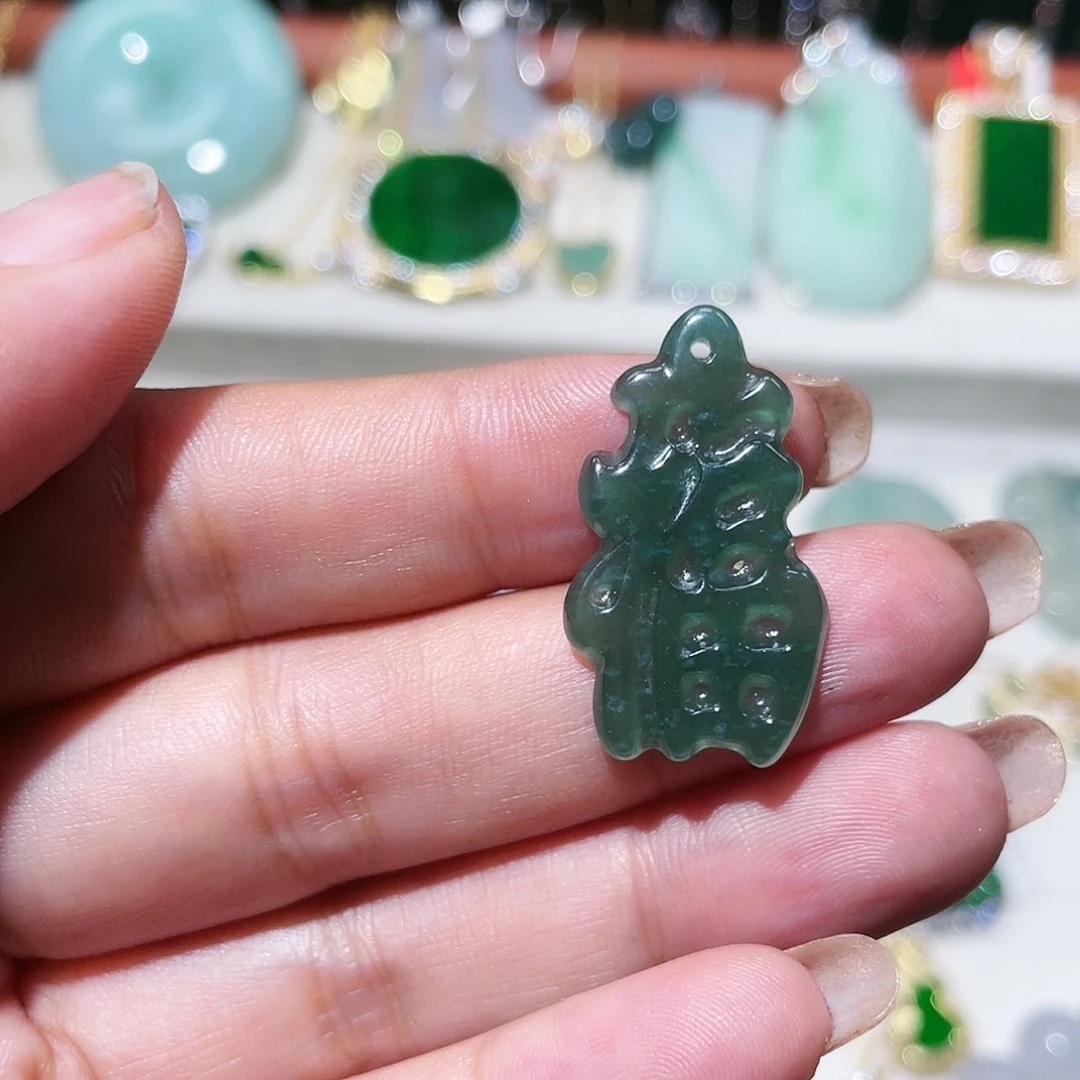 翡翠未镶嵌颈饰天然翡翠