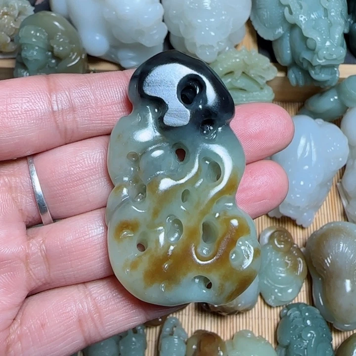 和田玉挂件未镶嵌