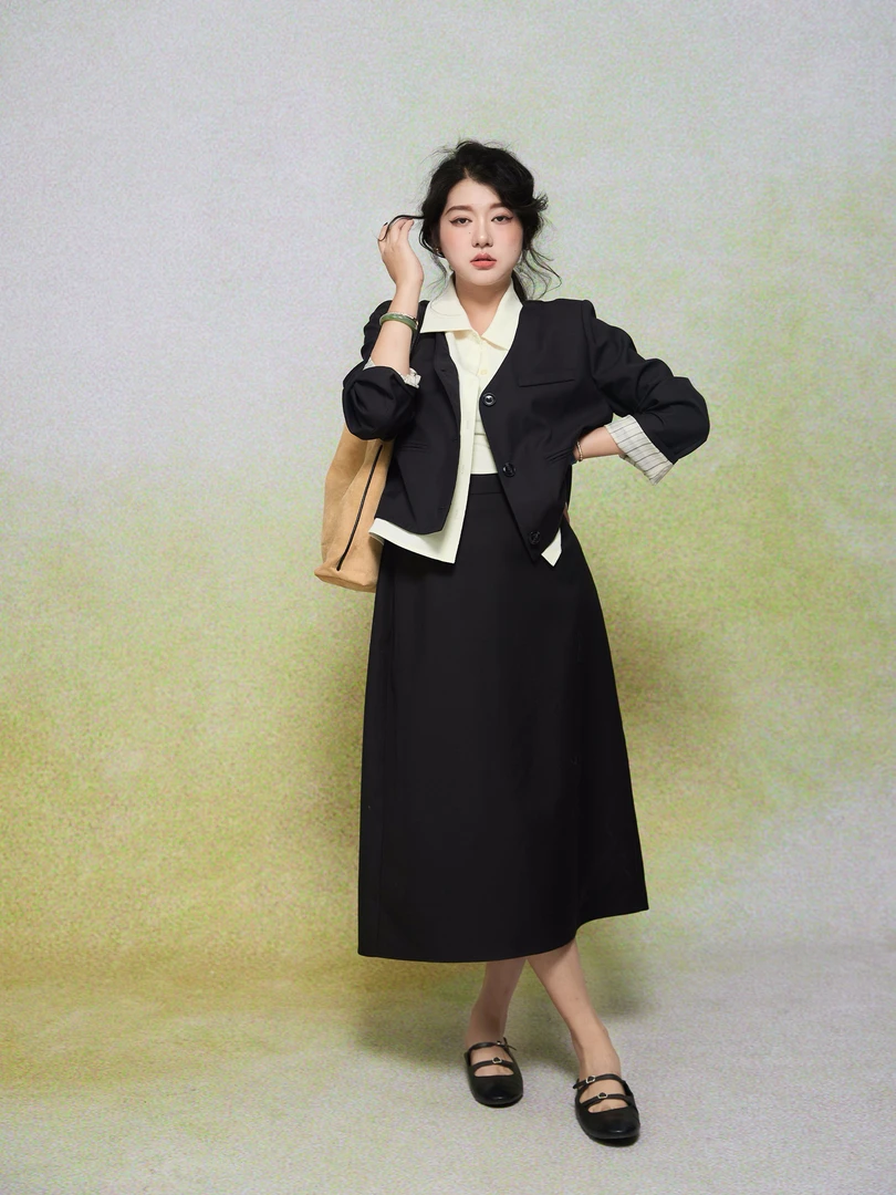 月半鱼【邮寄春天】显白到发光 薄荷曼波风撞色两件套装