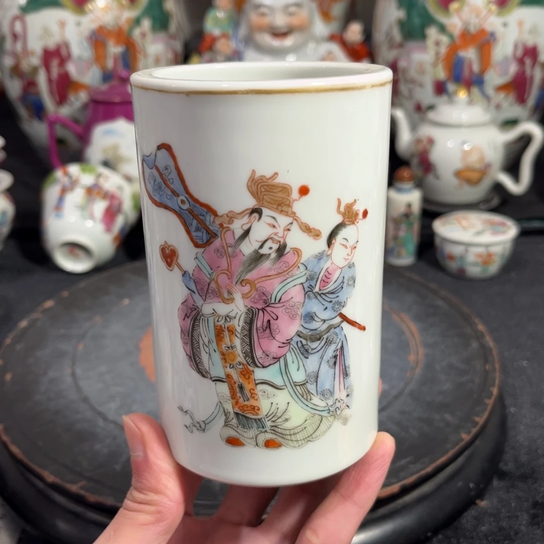 摆件粉彩人物故事笔筒