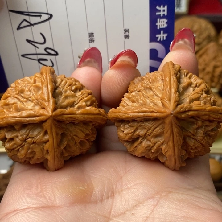 把件桃核精品三棱