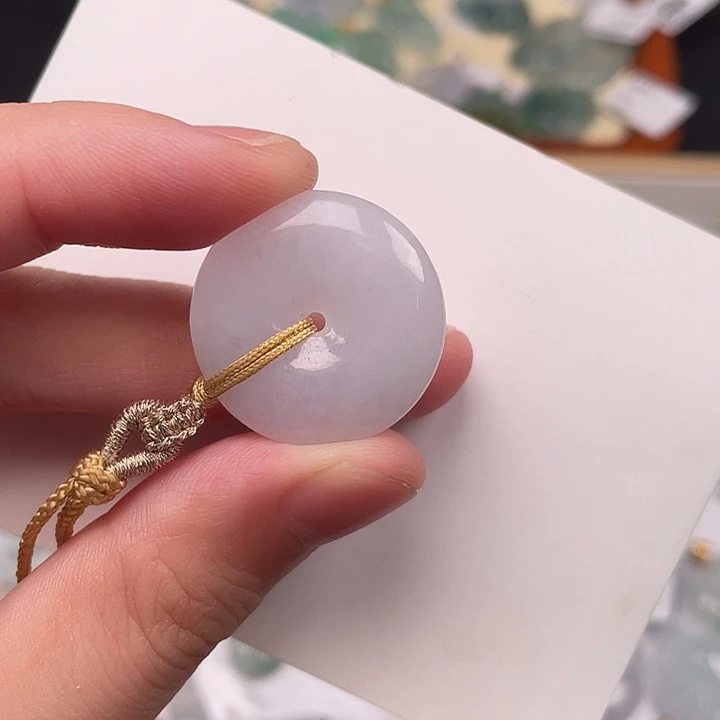 翡翠未镶嵌颈饰平安扣