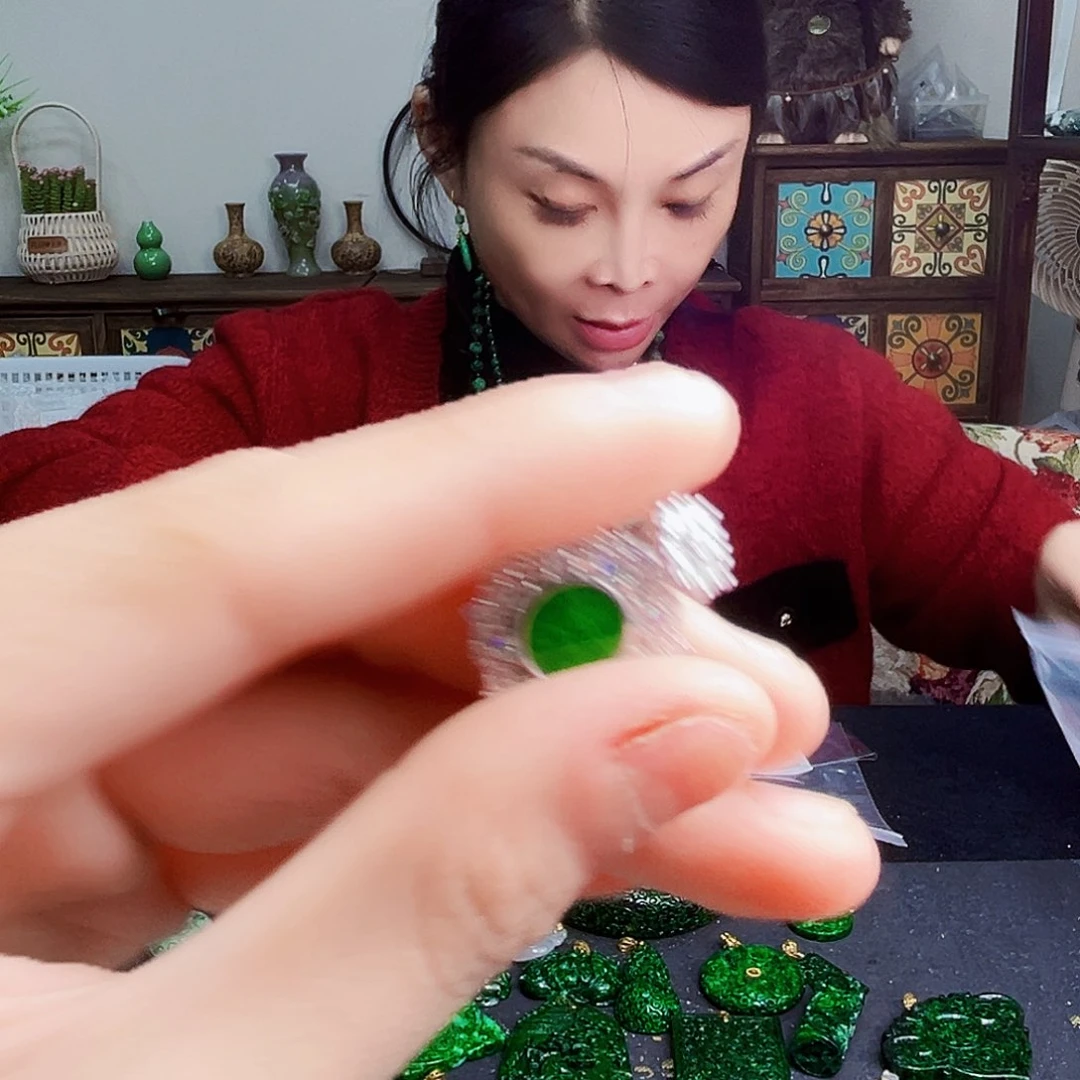 颈饰银S925镶嵌翡翠多样性