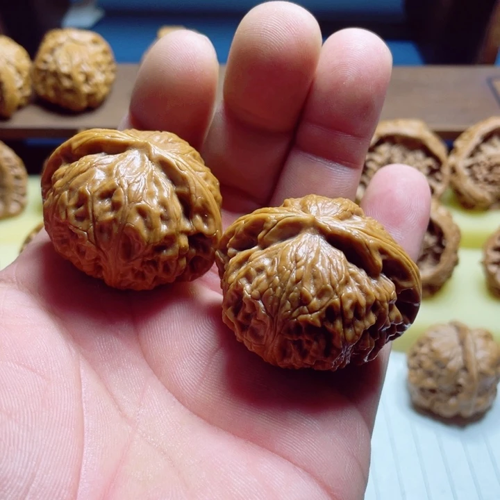 文玩核桃把件宫灯