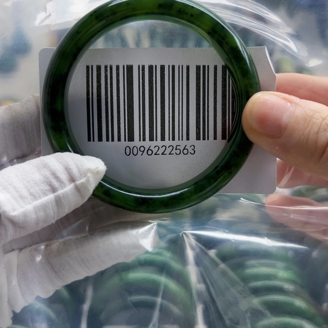 和田玉（碧玉）未镶嵌手镯包容5556