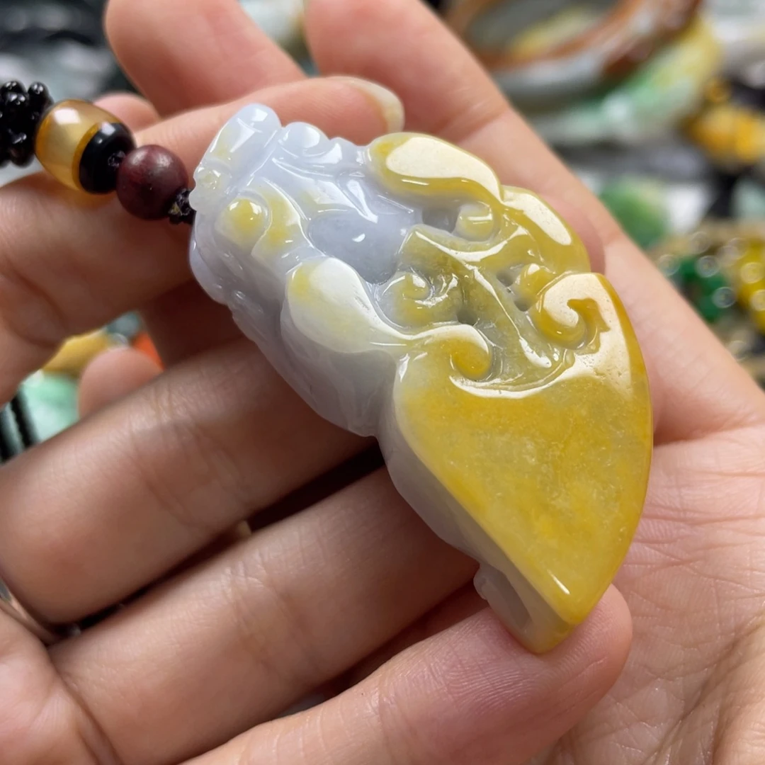 翡翠未镶嵌颈饰牌子