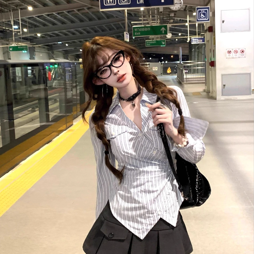 2025夏季蓝色条纹烫钻长袖v领衬衫学院风掐腰衬衣