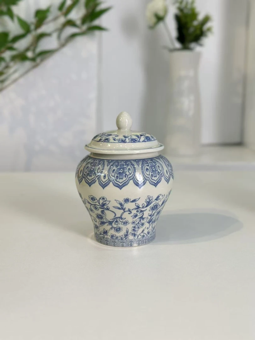 蓝缠枝莲小将军罐@2001