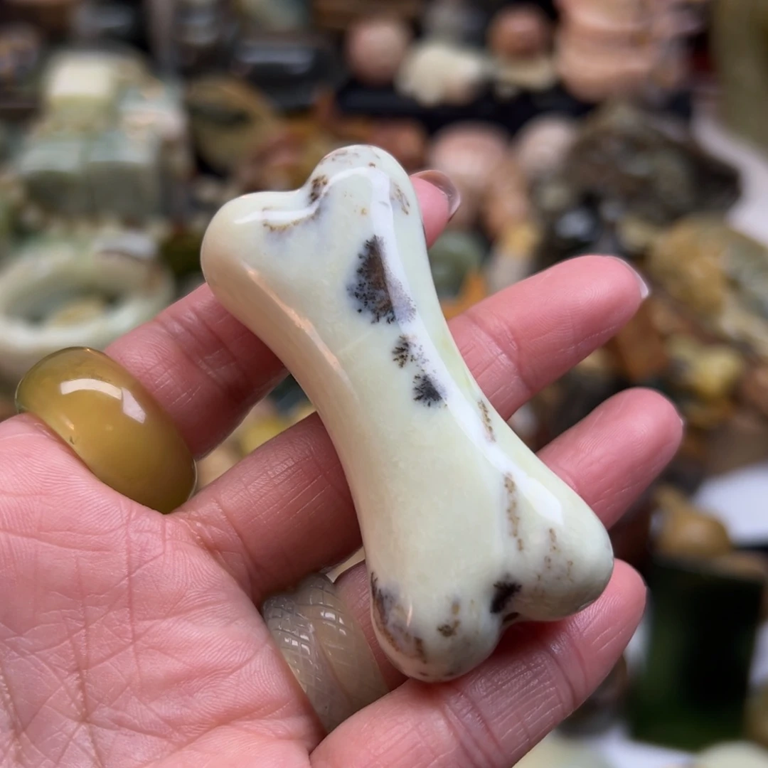 岫玉未镶嵌颈饰水草骨头手玩