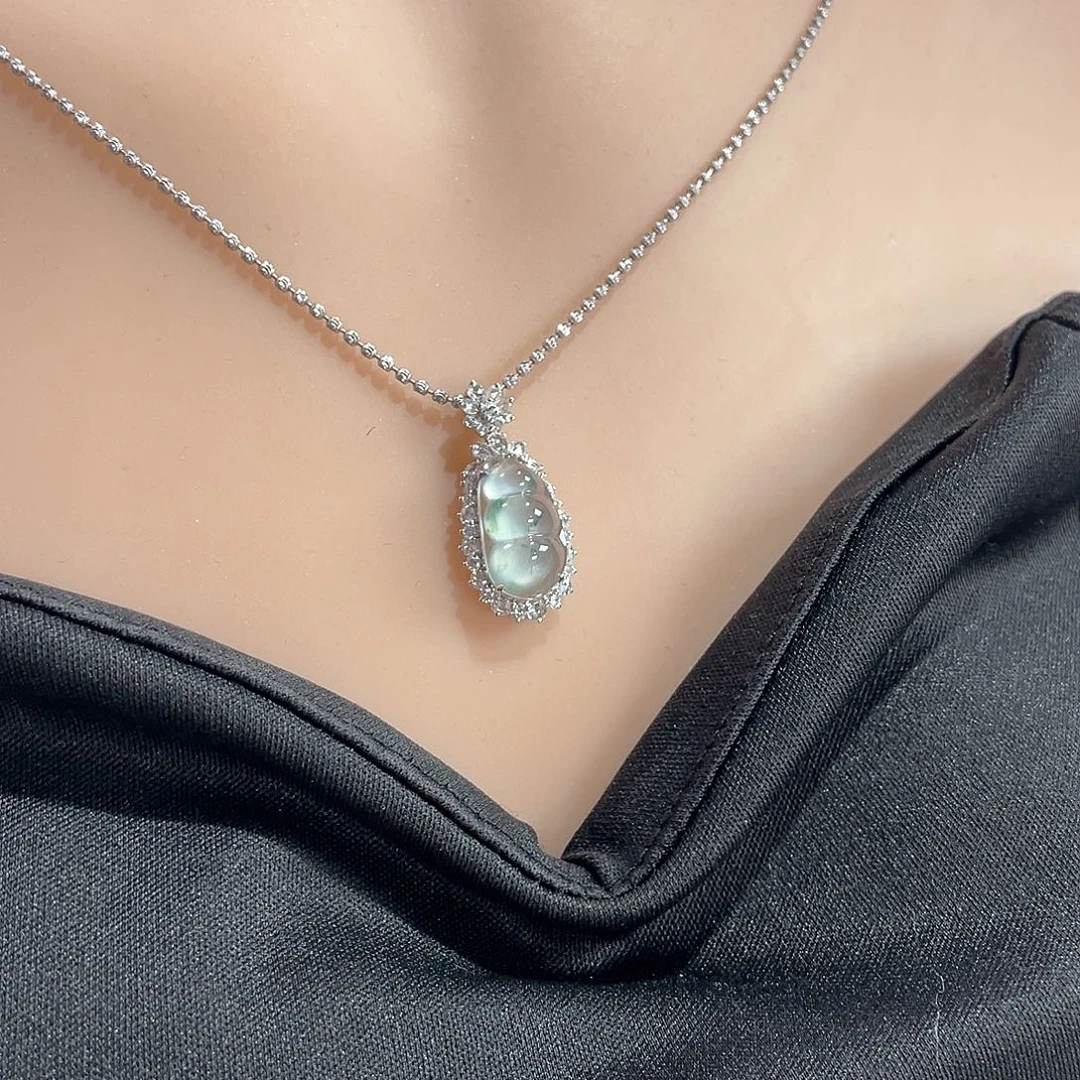 翡翠颈饰18K金镶嵌豆子