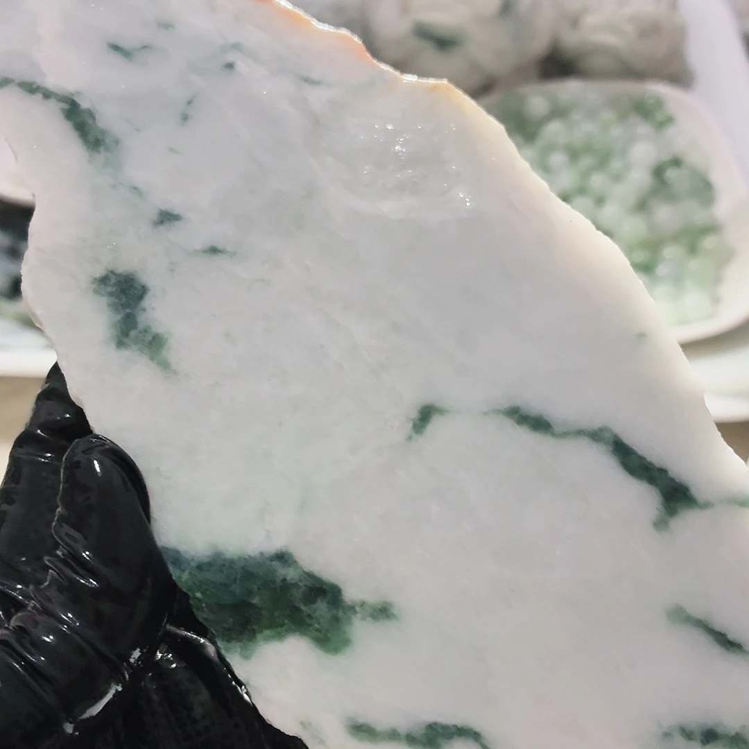 翡翠未镶嵌颈饰边角料