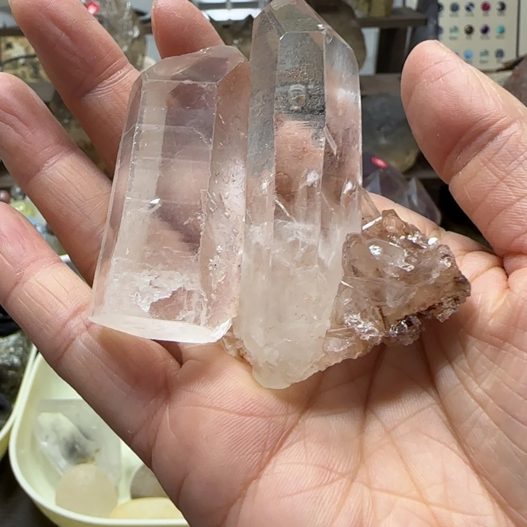 水晶车挂未镶嵌不退换马达加斯加晶柱