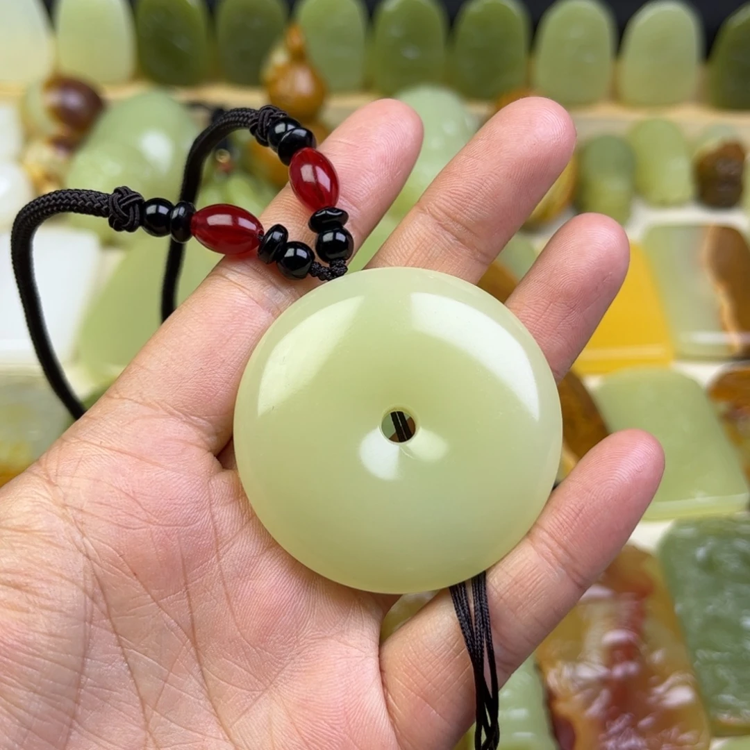 新疆昆仑山料平安扣