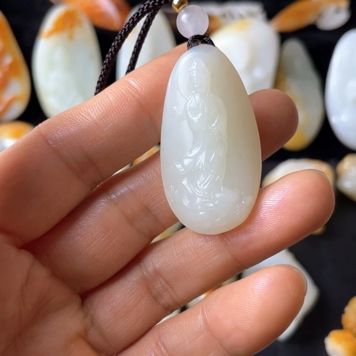 和田玉未镶嵌颈饰