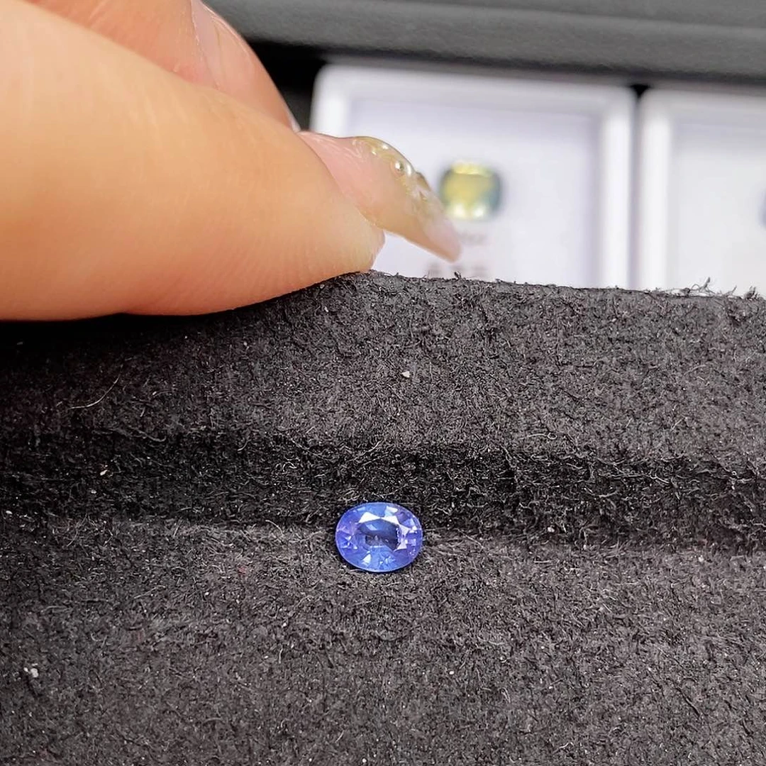 蓝宝石裸石未镶嵌蓝紫色蓝宝颜色很漂亮0.47ct
