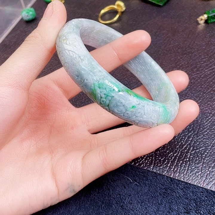 翡翠未镶嵌颈饰多样性60.61