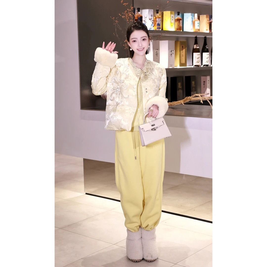 50-【冰清玉洁】宝儿家含幂BH42125411XQ獭兔毛钉珠刺绣白鹅绒外套