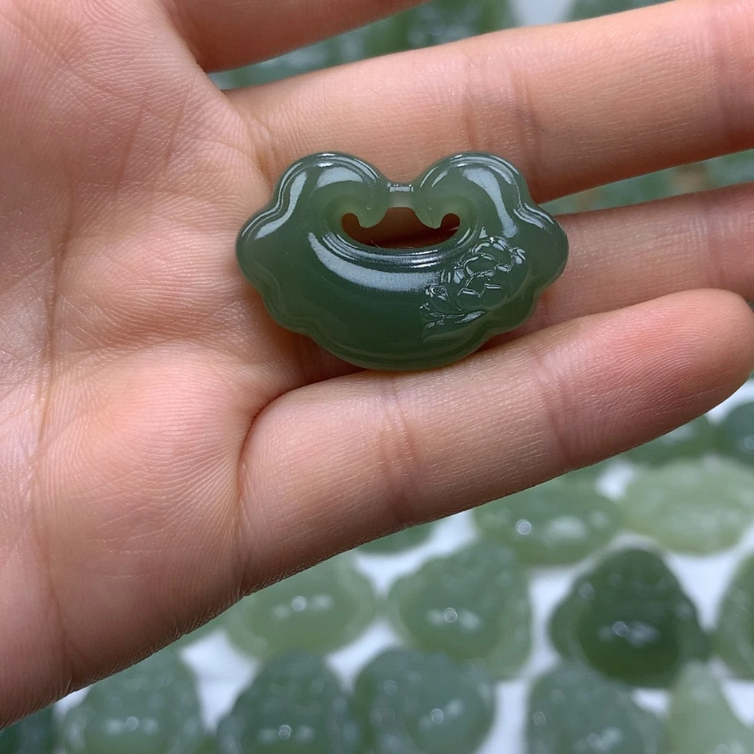 【闪购商品】颈饰未镶嵌和田玉