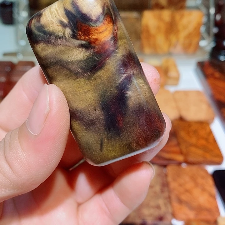 斯***撒香榧木木质哈啊玩件58888