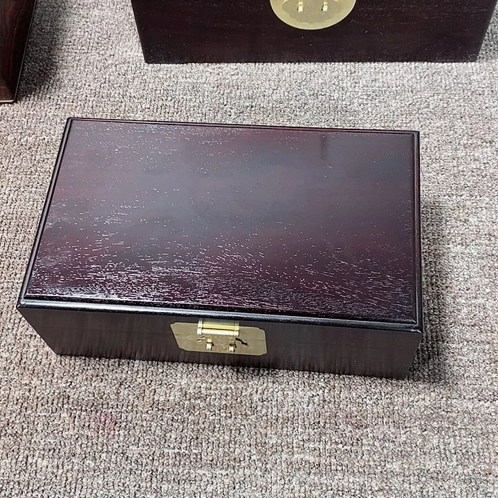 木皓**爷小叶紫檀首饰盒一个