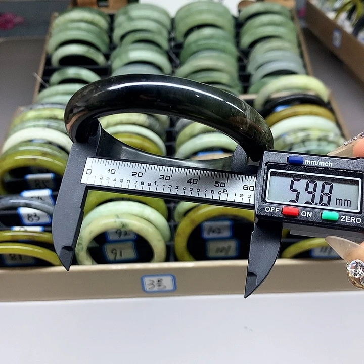 未镶嵌蛇纹石玉手镯84