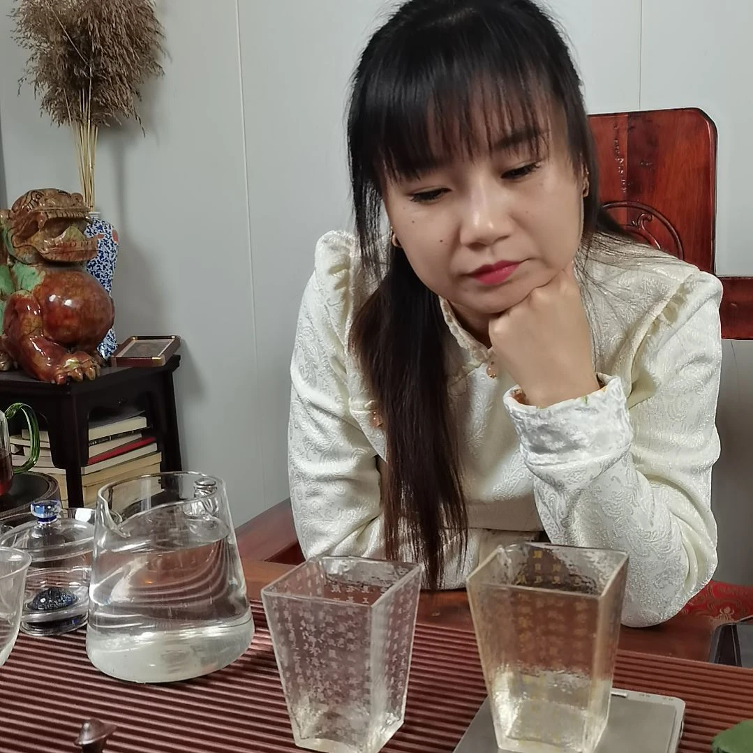 高硼硅玻璃手柄款经文锤纹方杯