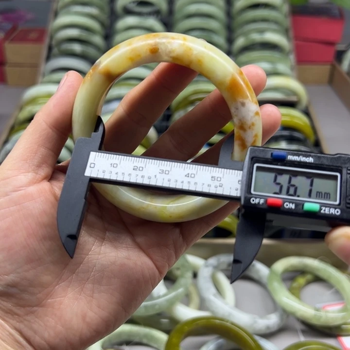 蛇纹石玉未镶嵌手镯119