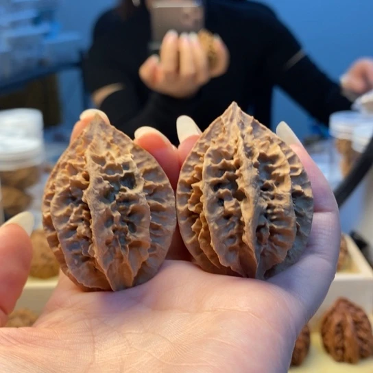 把件桃核八楞龙骨