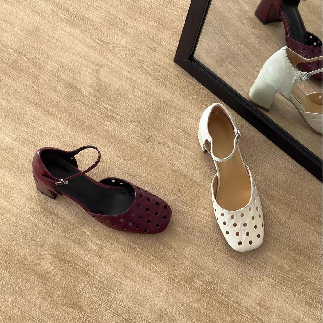 HUSSLOVE 羊皮·跟高5.5CM·简约通勤百搭方头高跟一字带洞洞单鞋