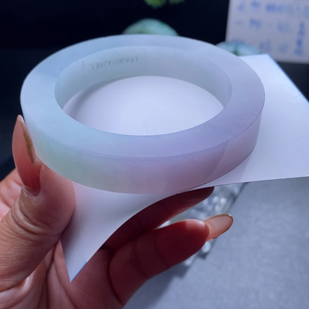 定制翡翠未镶嵌翡翠手镯