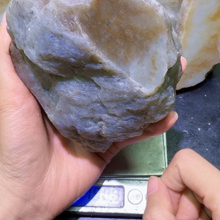 和田玉未镶嵌珠宝半成品