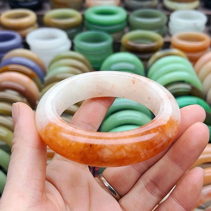 未镶嵌手镯（圆镯）石英质玉